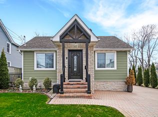 317 Highwood Ave, Highwood, IL 60040
