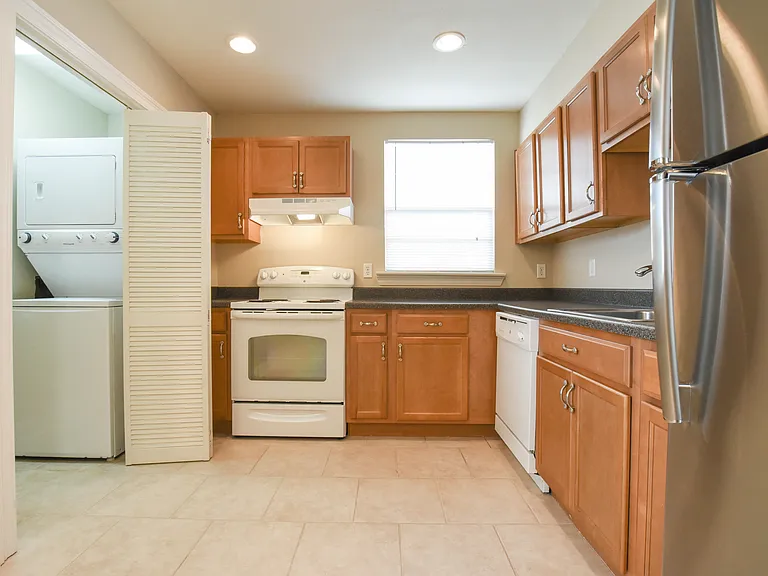 441 Helios Ave — Photo 3