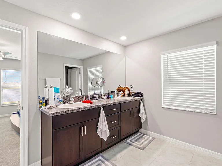 16561 Delia St — Photo 18
