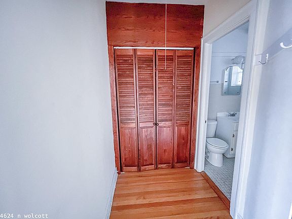 3rd image of 4624 N Wolcott Ave #118