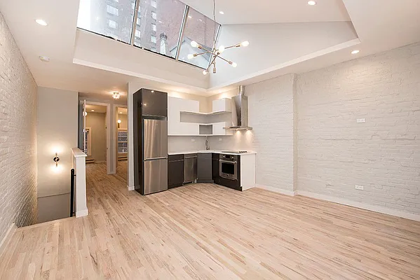 Rented by Aventana | media 18