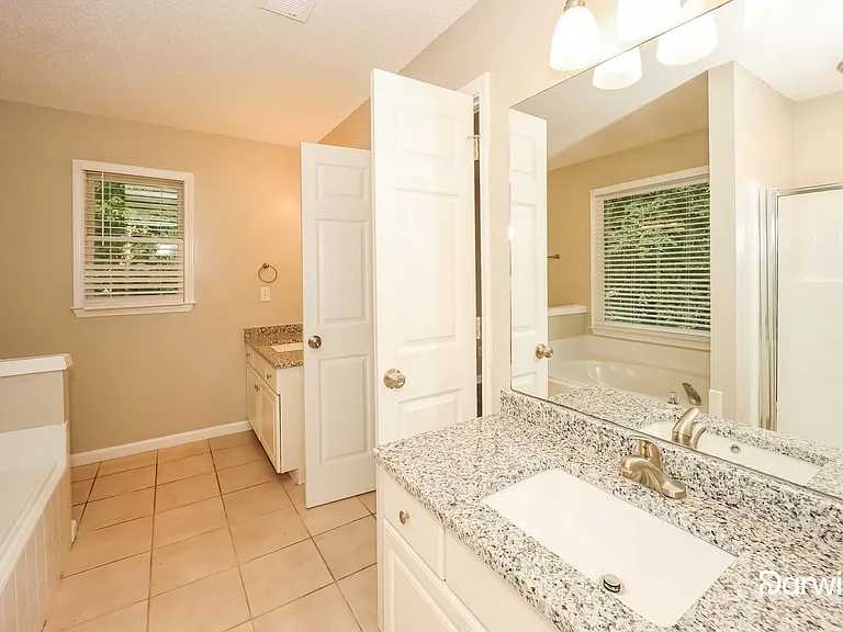 370 Fenbrook Way SW — Photo 10