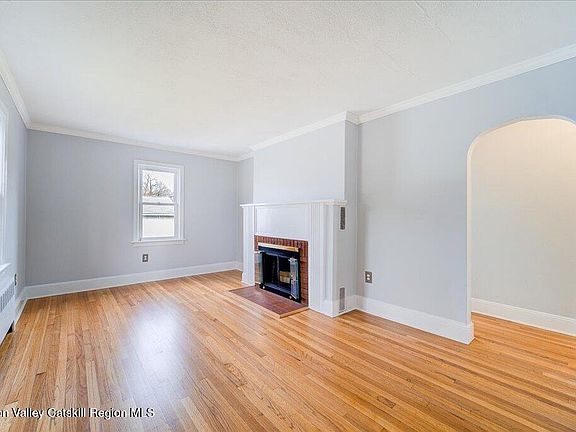 5th image of 229 Bayard Street