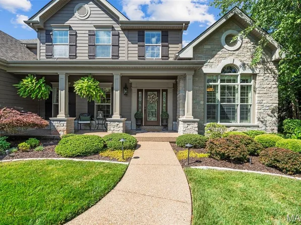 17909 Homestead Bluffs Dr, Chesterfield, MO 63005