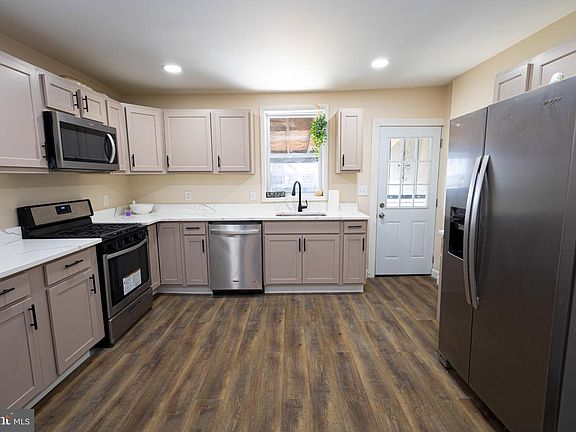 3rd image of 102 S Highland Ave