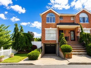 10 Mandy Ct, Staten Island, NY 10309