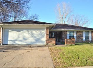 1917 River Bend Rd, Arlington, TX 76014