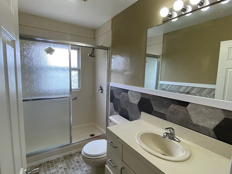 72 Berry St #2 — Photo 10