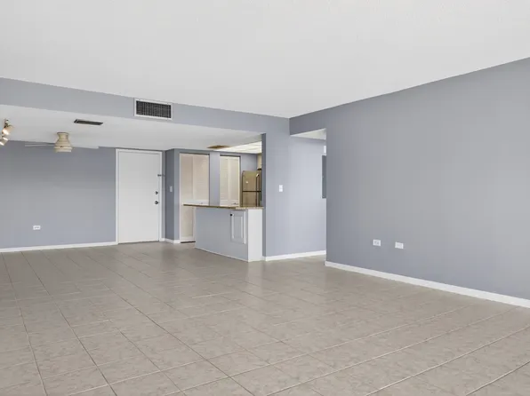 500 Treasure Island Cswy APT 504, Treasure Island, FL 33706