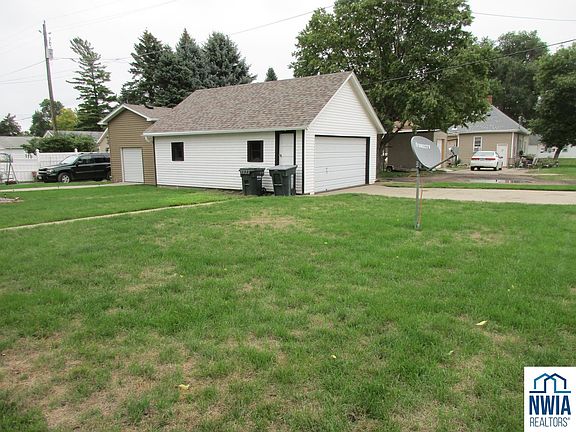 3rd image of 2100 Metropolitan St