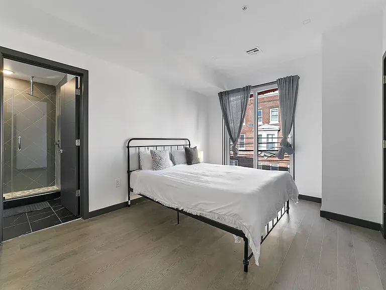 441 N 35th St #3R — Photo 19