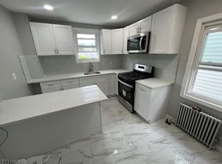 56 S 21st St, Kenilworth, NJ 07033
