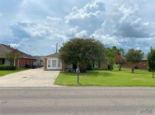 121 Rosedown Dr, Thibodaux, LA 70301
