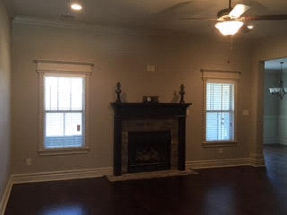 3rd image of 4328 Kenilworth Cir