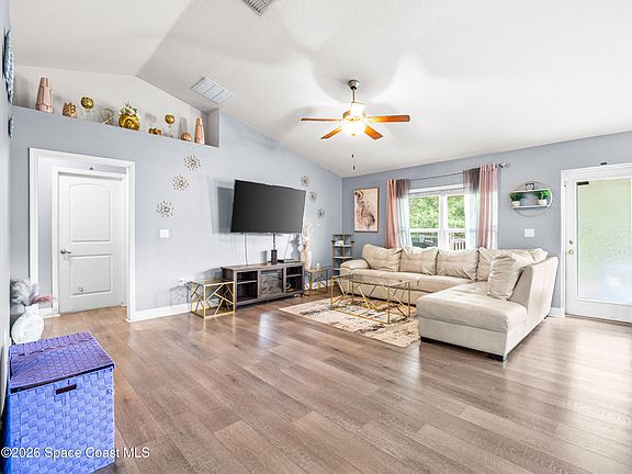 4th image of 256 Eckert St SE