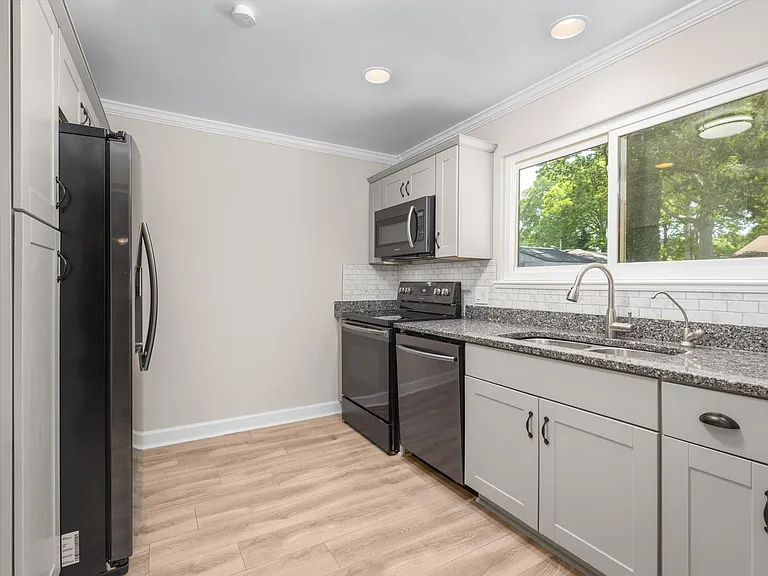 408 Lineberry Rd — Photo 16