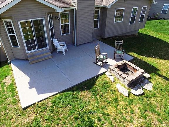 5th image of 1467 Saint Charles Dr