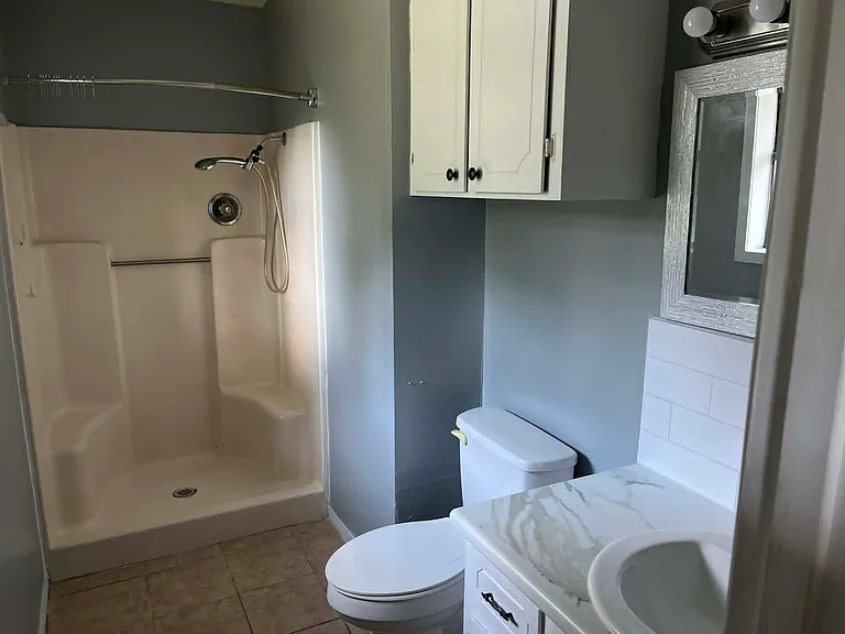 915 Hanes Blvd #1 — Photo 11