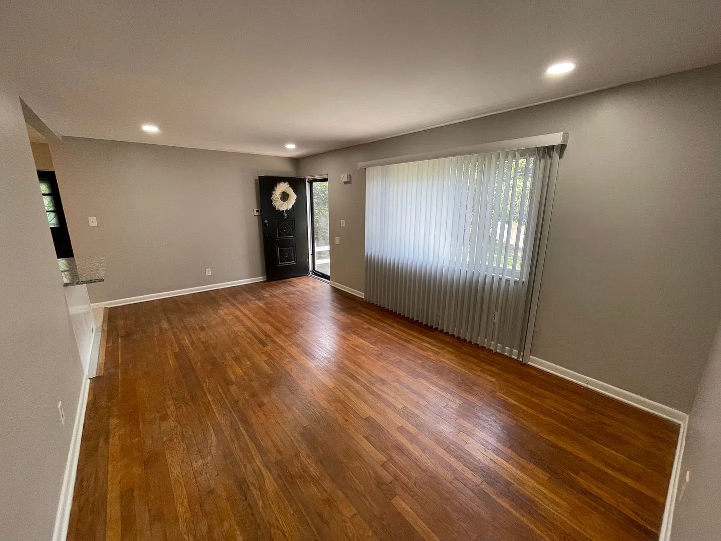 3-bedroom, 1-bath ranch in East Hills — Photo 4
