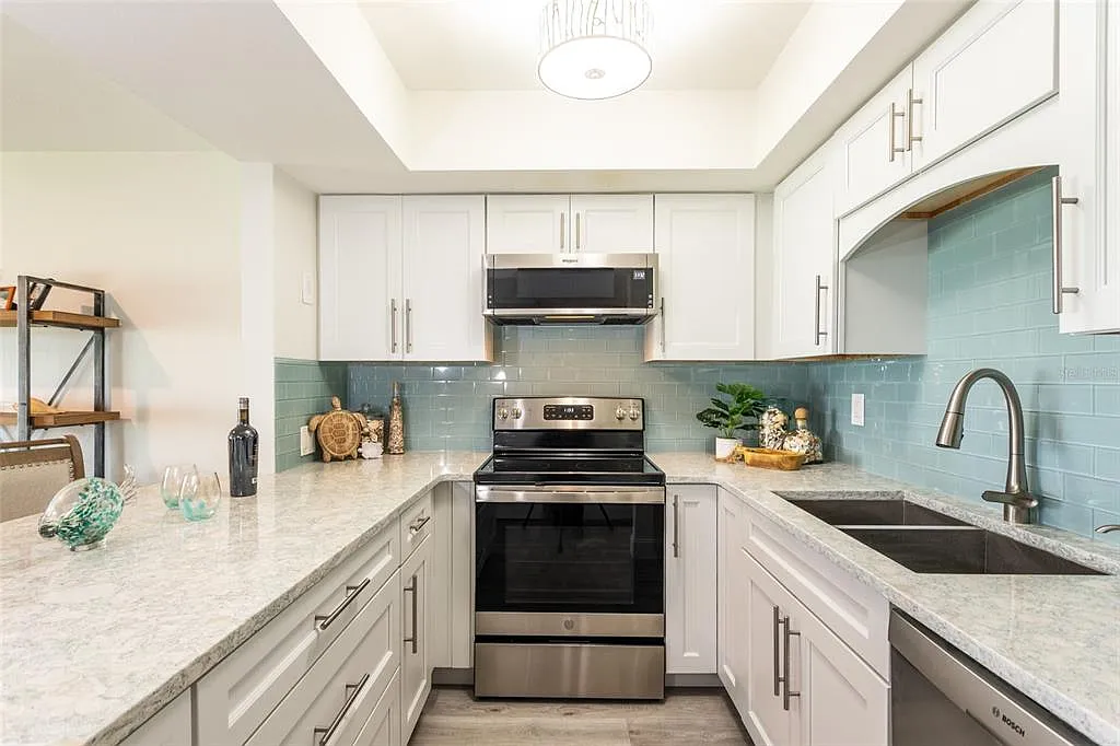 2 bed, 2.0 bath, 1184 sqft, $2,800 — Photo 2