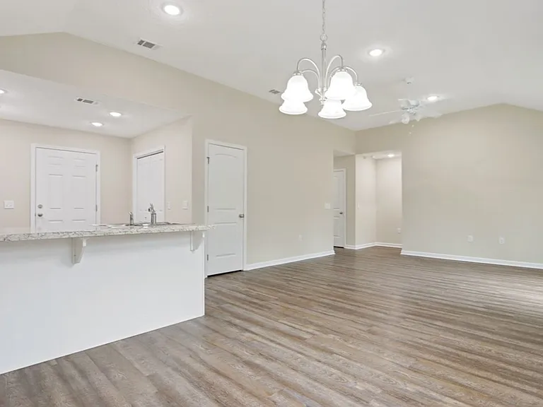 128 Villa Rd — Photo 8