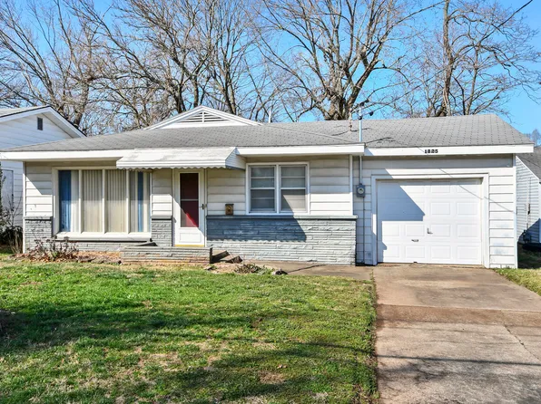 1825 S Weaver Avenue, Springfield, MO 65807