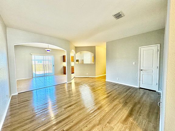 3rd image of 3911 Cortona Way