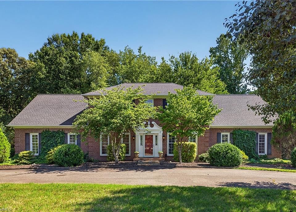 1st image of 1018 Riverbend Dr