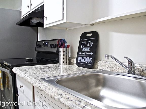 3rd image of 219 Grand Ave APT 06