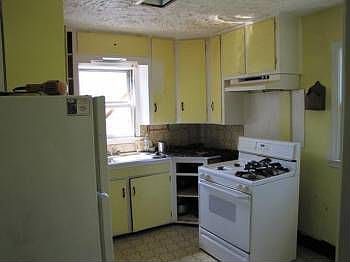 2nd image of 2522 Iowa St