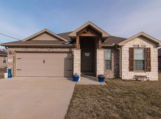 1451 Hale McGinty Dr, Neosho, MO 64850