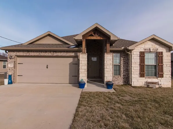 1451 Hale McGinty Dr, Neosho, MO 64850