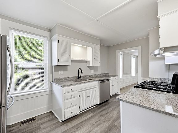 5th image of 5 Princeton St