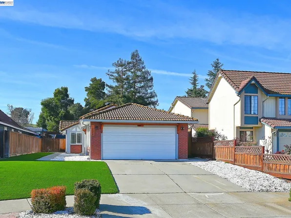 1128 Larkspur Dr, Livermore, CA 94551