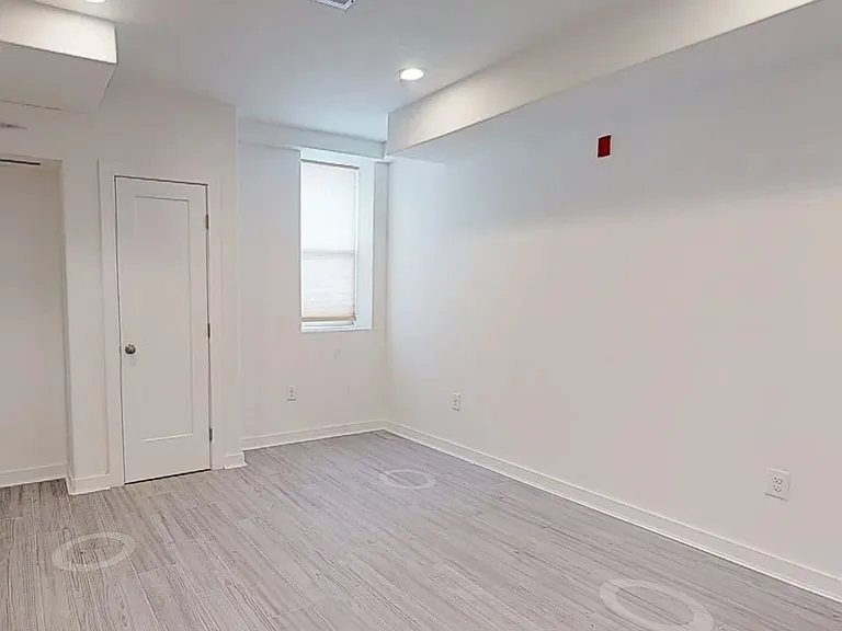 1642 N Marshall Street — Photo 12