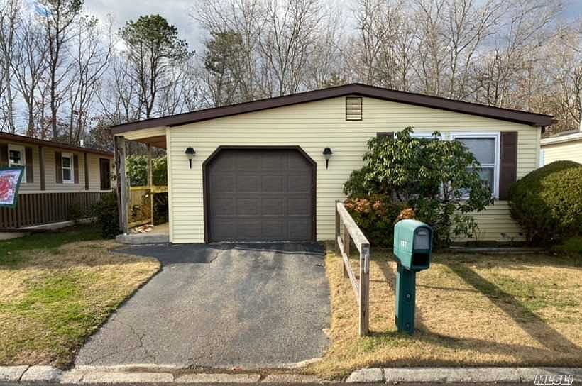 1st image of 157 Village Cir W