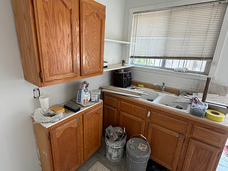 2410 N Eastern Ave #1/2 — Photo 5