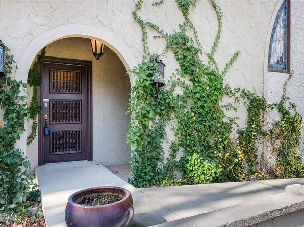 308 Gateridge Dr, Commerce, TX 75428