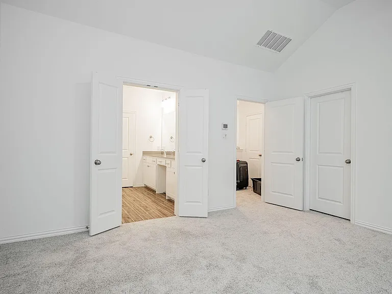 537 Parkside Dr — Photo 14