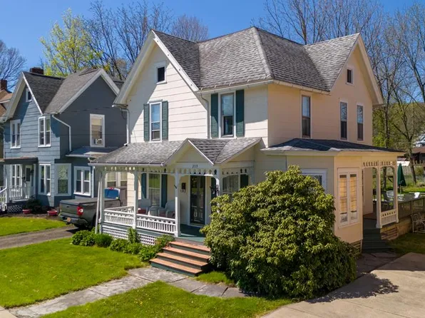 209 Clinton Ave, Waverly, NY 14892