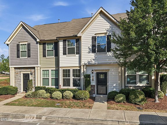 2nd image of 442 Carthage Ct