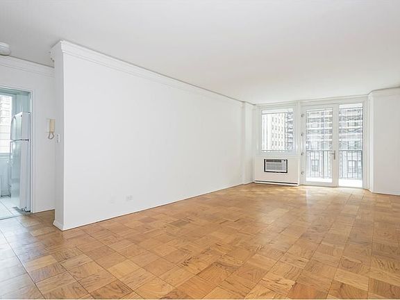 3rd image of 230 W 55th St APT 32D