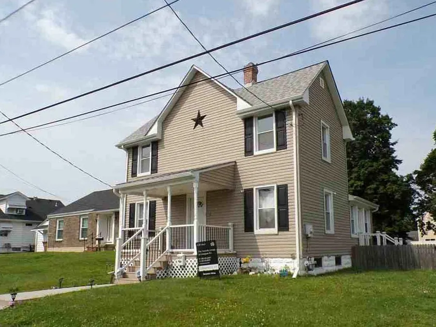 207 Baldt Ave photo 1