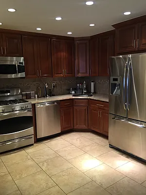 Rented by Metroline Realty | media 14