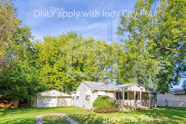 3 bed, 1.0 bath, 1042 sqft, $1,425 — Photo 2