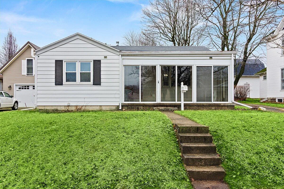 617 S Madriver St photo 1