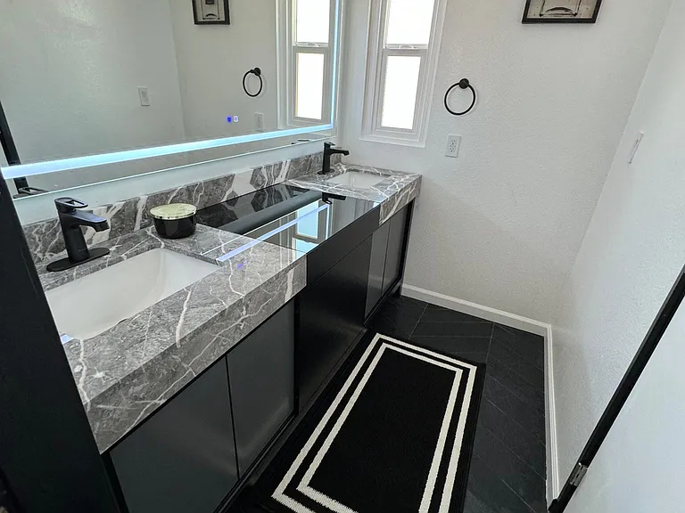 2242 Gregory Ave — Photo 49