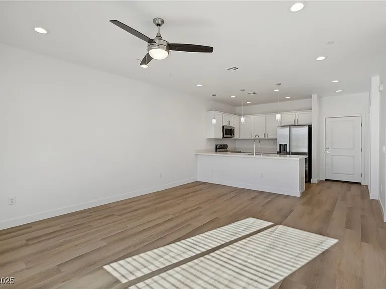 10511 Blossoming Hills Ave — Photo 3