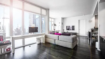 Rented by R New York