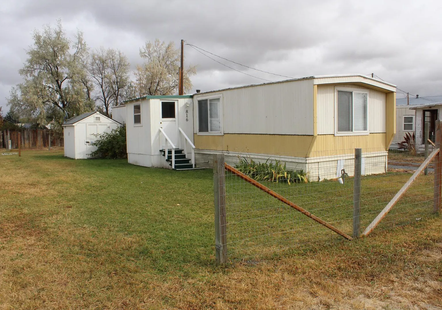 816 Robert — Photo 1